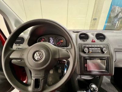 2174 VW CADDY ROJA