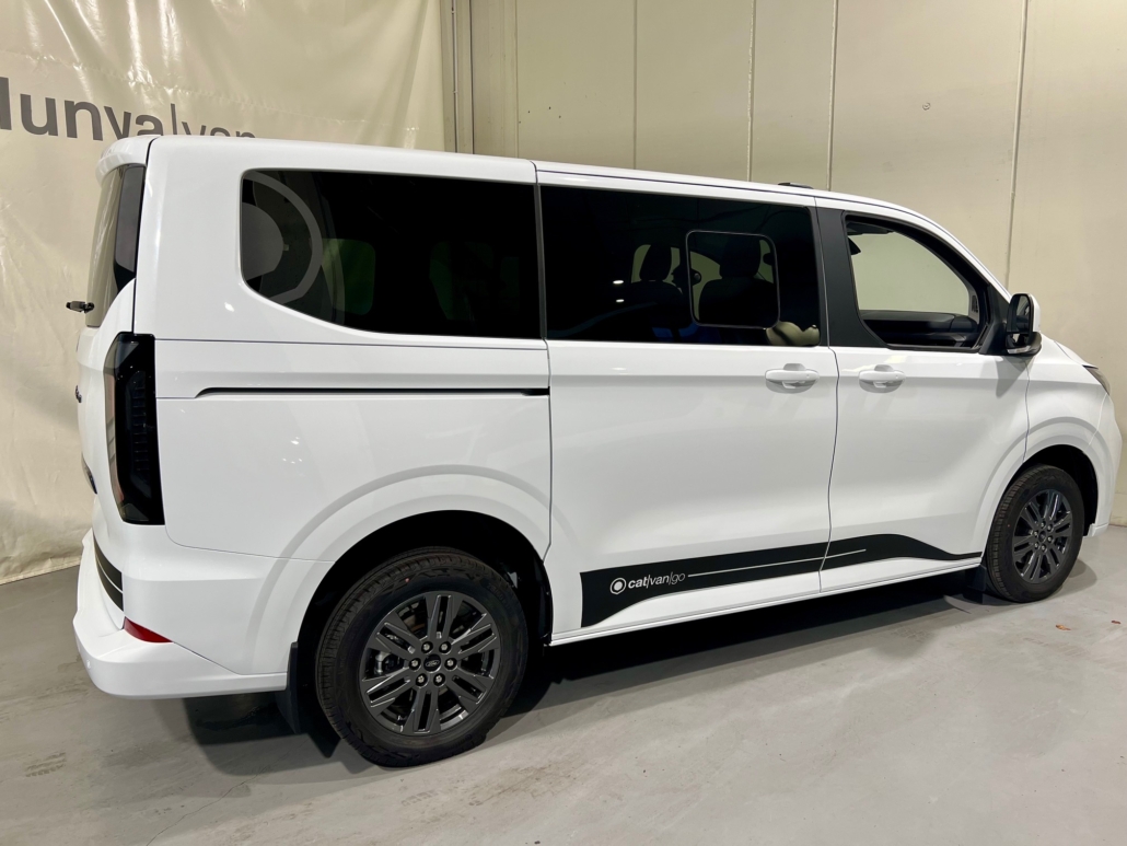 FORD TOURNEO CUSTOM TITANIUM