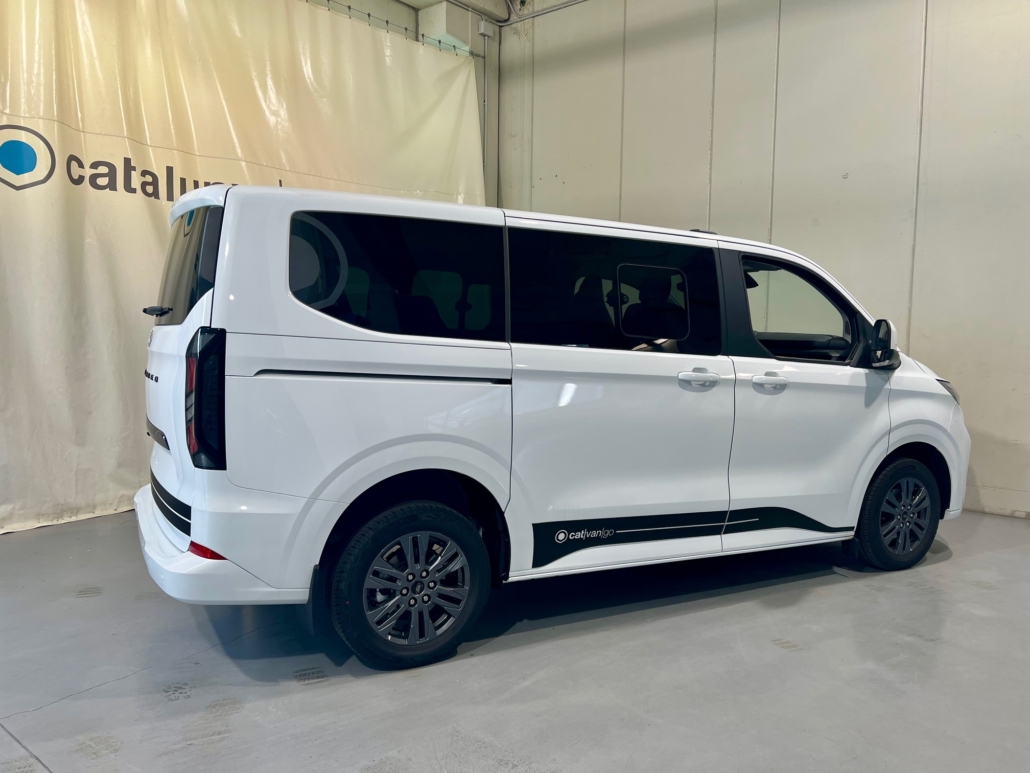FORD TOURNEO CUSTOM TITANIUM
