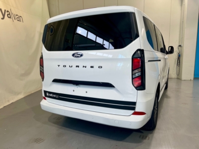 FORD TOURNEO CUSTOM TITANIUM
