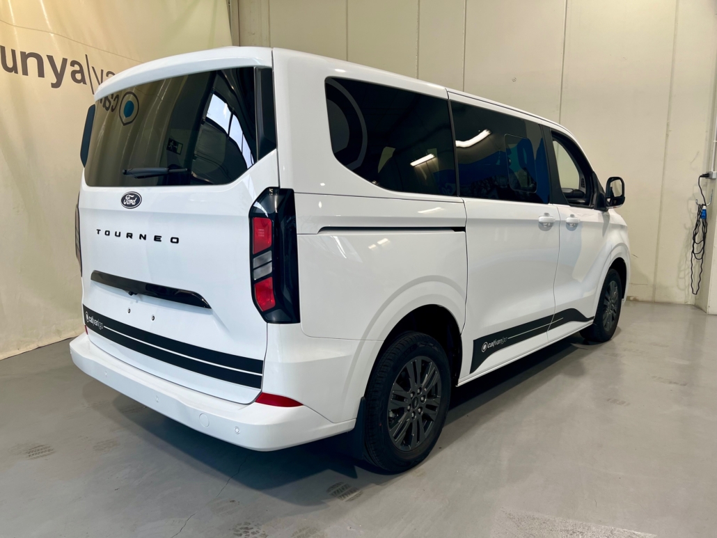 FORD TOURNEO CUSTOM TITANIUM