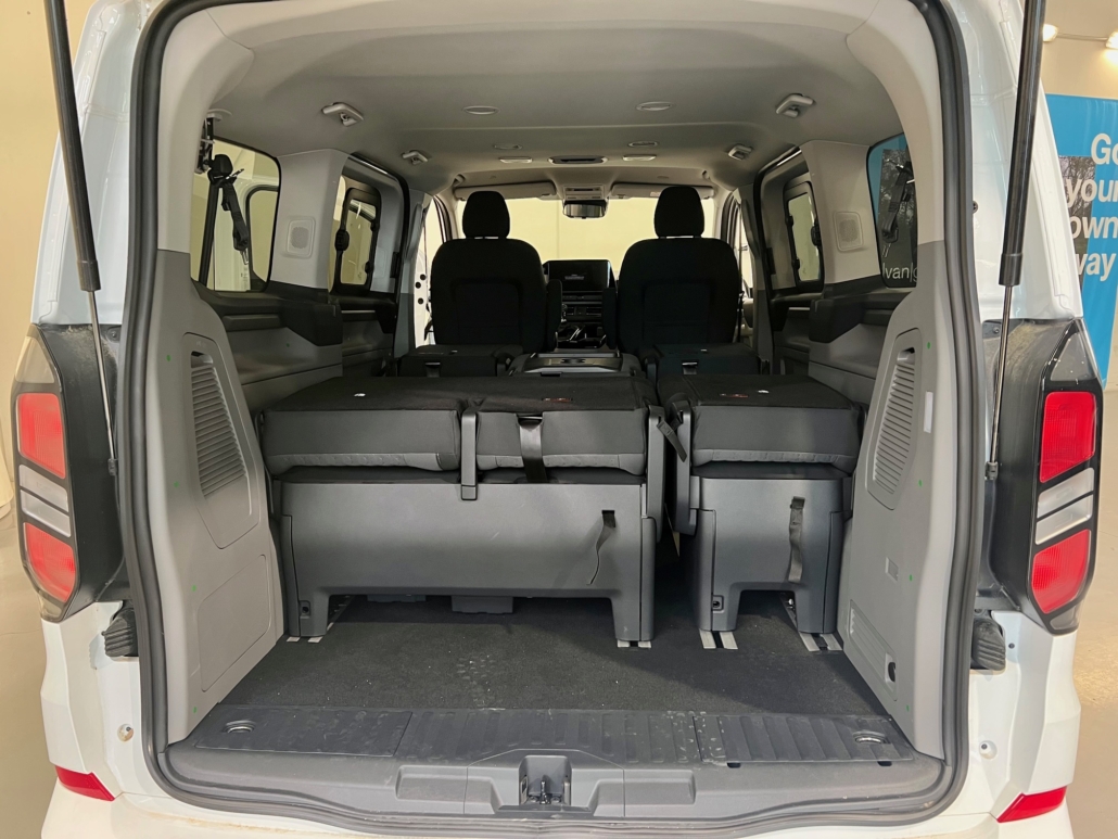 FORD TOURNEO CUSTOM TITANIUM