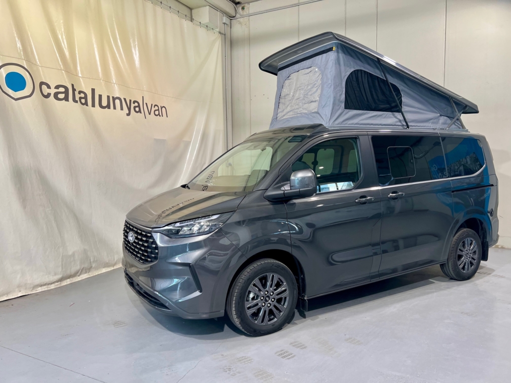 CAMPER FORD CUSTOM TITANIUM CAT VAN VIC