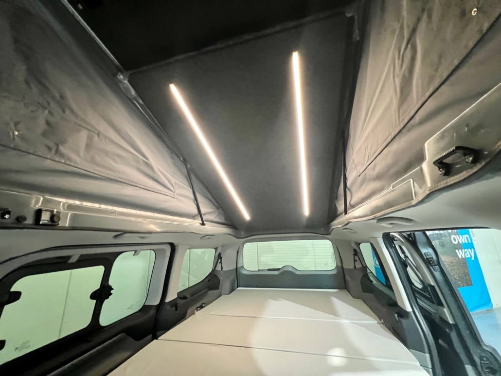 CAMPER FORD CUSTOM TITANIUM CAT VAN VIC