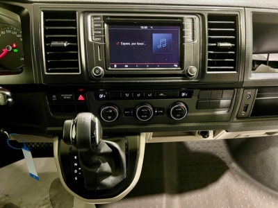 2298 VW CARAVELLE VIC 150 DSG NEGRA