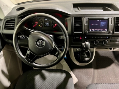 2298 VW CARAVELLE VIC 150 DSG NEGRA