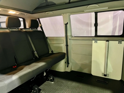 2298 VW CARAVELLE VIC 150 DSG NEGRA