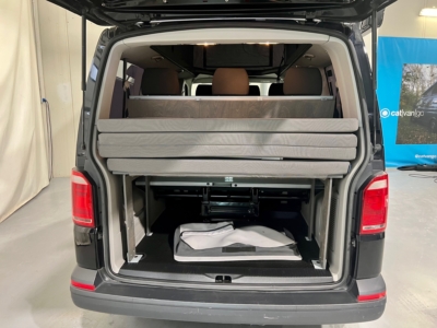 2298 VW CARAVELLE VIC 150 DSG NEGRA